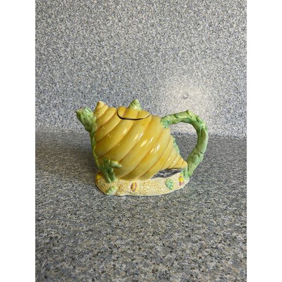 Vintage 1997 CBK LTD LLC Beehive Teapot - Picture 2 of 7